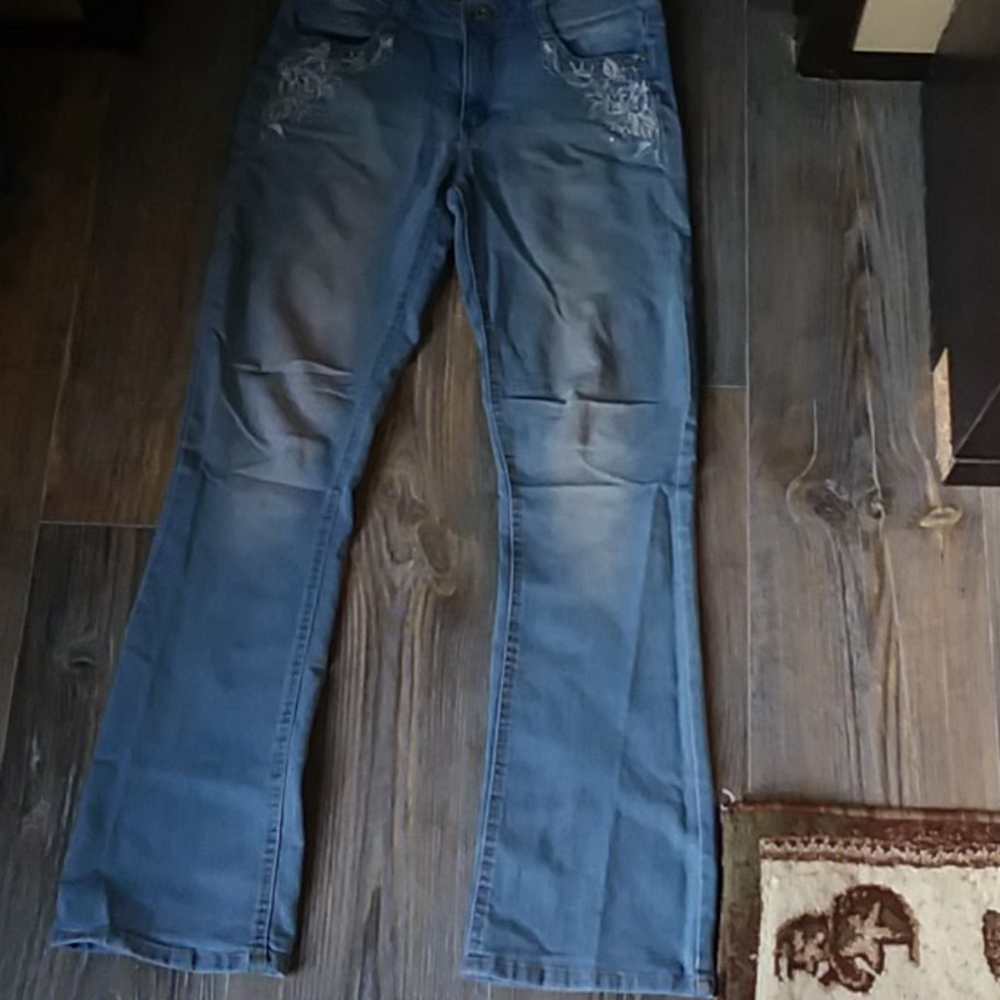 Jean's - Picture 1 of 4